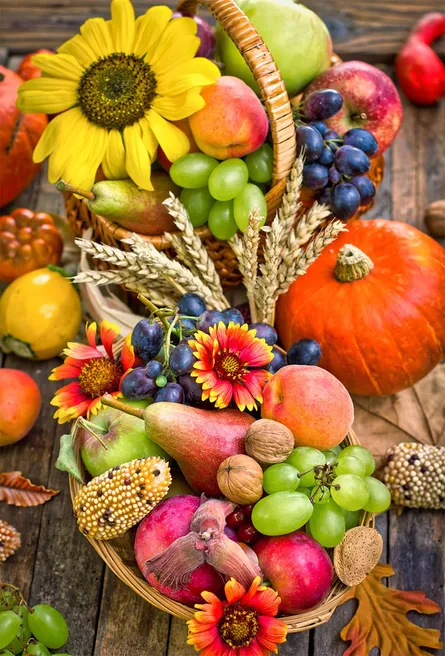 Seasonal produce assortment