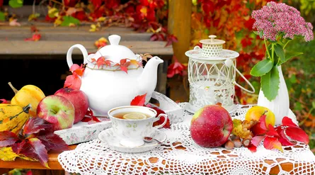 Autumn tea setting 682 034