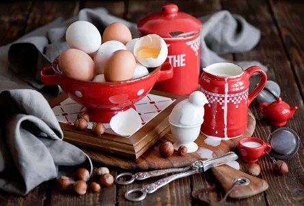 Eggs in bowl on table