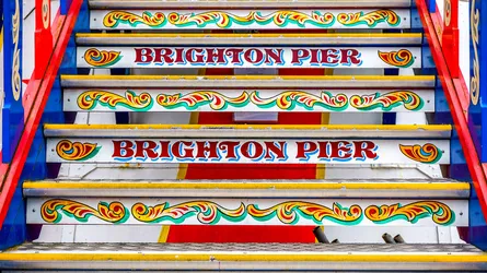 Brighton pier steps 102 014