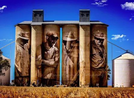Mural painted on grain silo