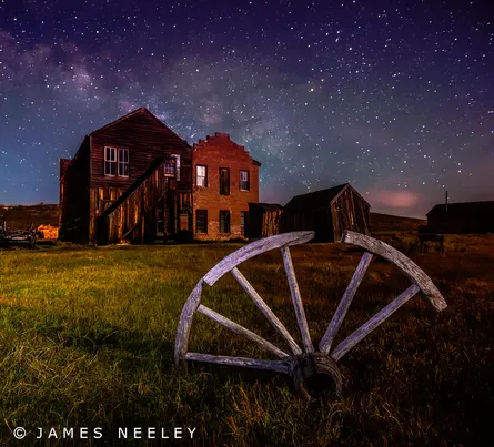 Old rusty wagon wheel