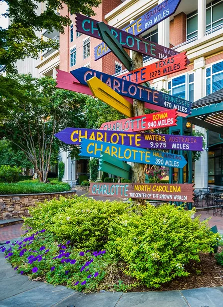 Charlotte signpost 102 021