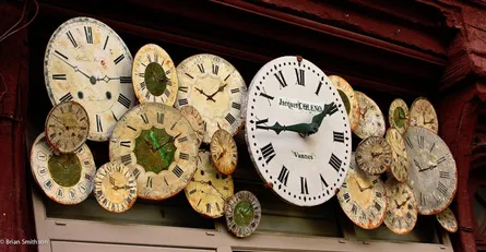 Black and white clock image
