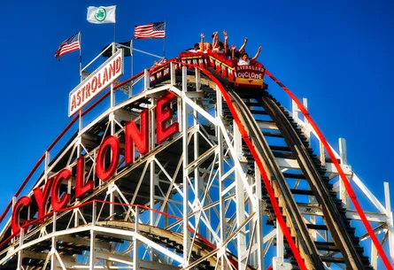 Cyclone roller coaster 89 25