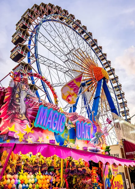 Amusement park ride on wheels