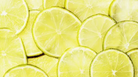 Slices of lemon