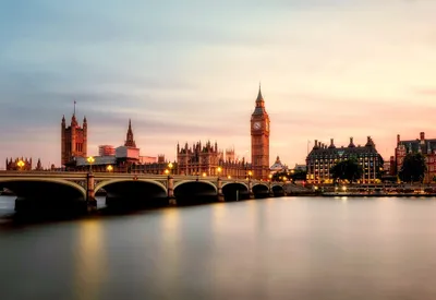 "A beautiful cityscape at dusk"
