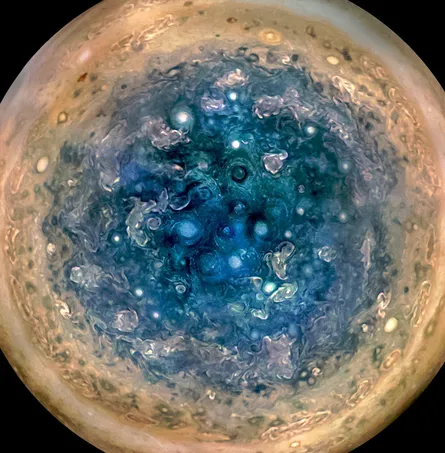 Jupiter pole 40 19