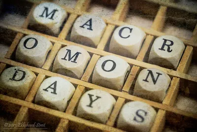 Macron Days Reminder