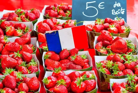 Market strawberries 682 446