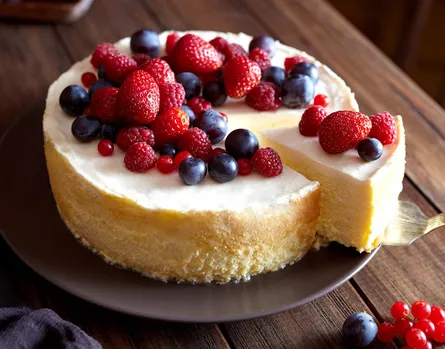 Cheesecake with fruit on top