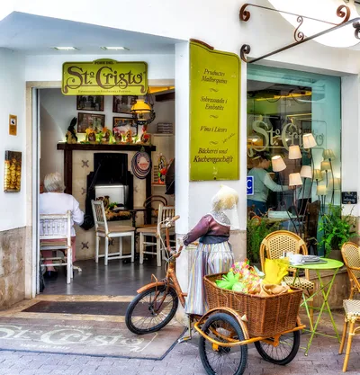 Small restaurant, open