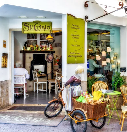 Small restaurant, open
