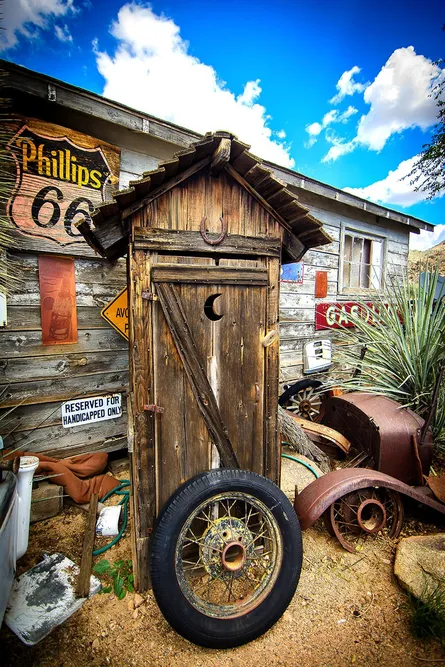 Route 66 outhouse 75 59