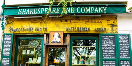 Sign for shakespeare and company bookstore