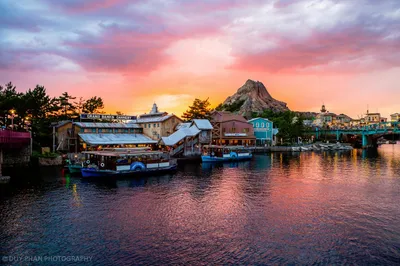Colorful evening by the lake