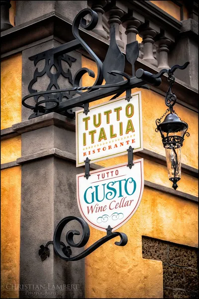 Italian Restaurant Sign