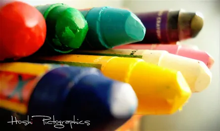 Worn crayons 158 156
