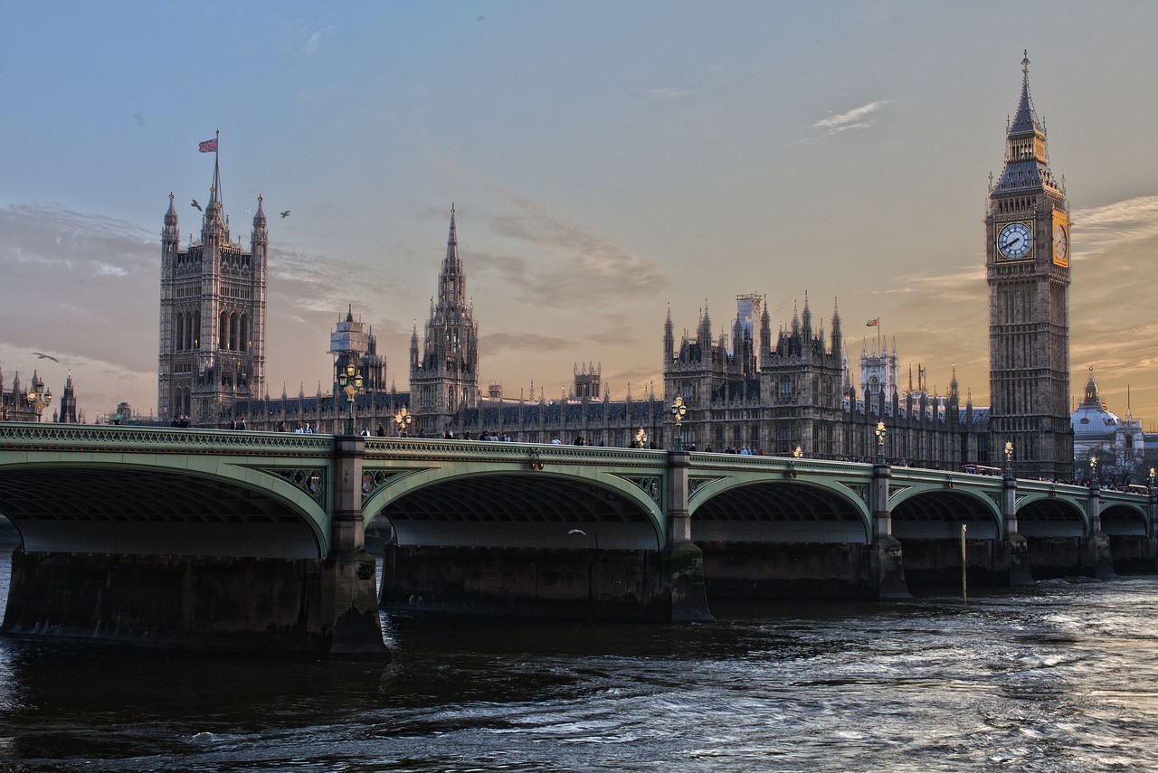 Big ben london bridge